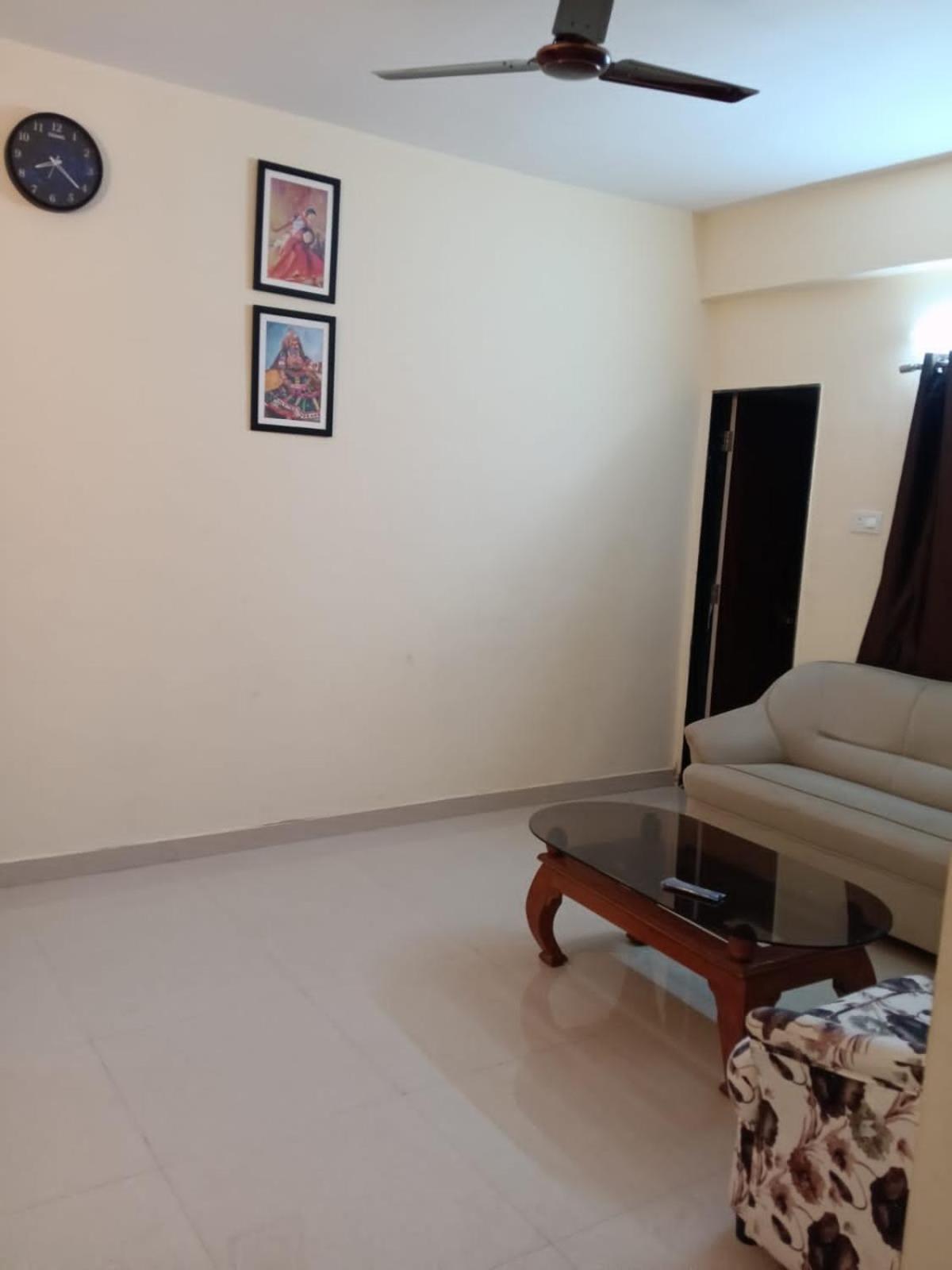 1bhk Cozy 2 *